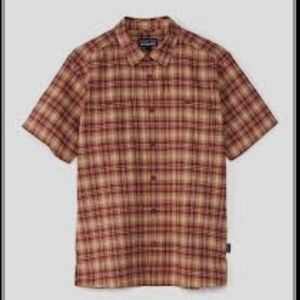 PATAGONIA SIZE XL Men's Plaid Short Sleeve Shirt. Used in excellent condition.
